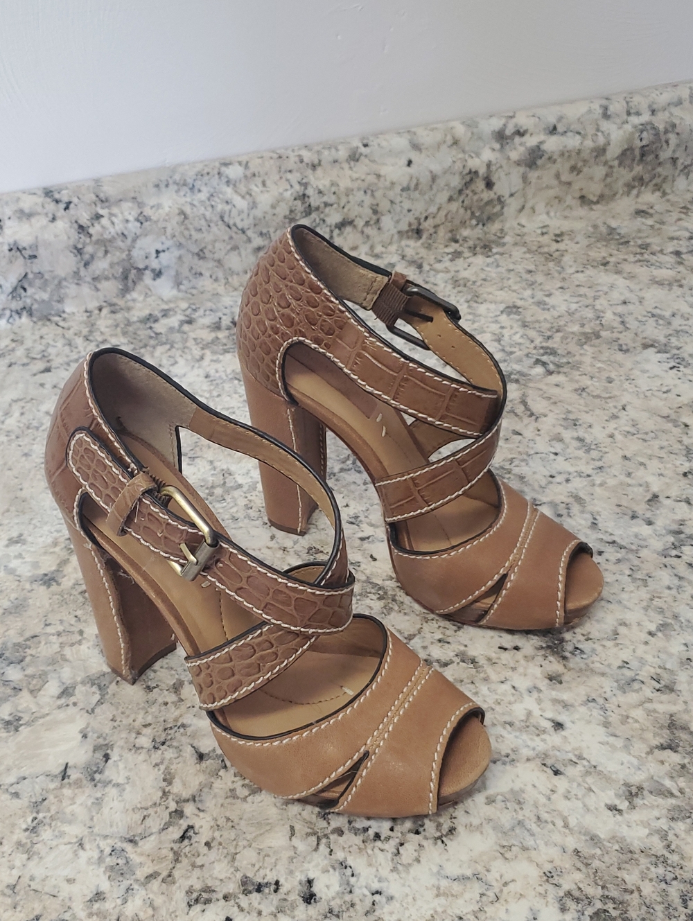 BCBG MAXAZRIA sandal